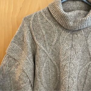 Elie Tahari sweater - size Med